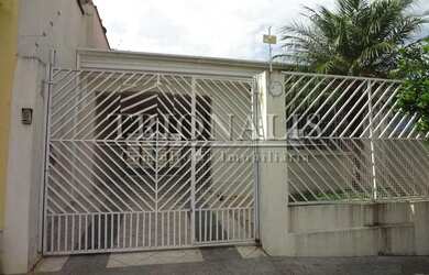 Imagem: A casa à venda possui 2 Dormitórios, 4 Banheiros, 4 Vagas