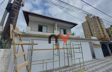 Imagem: A casa possui 3 Dormitórios, 1 Banheiro, 2 Vagas na garagem