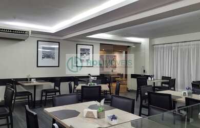 Imagem: O apartamento possui 1 Dormitório, 1 Banheiro, 1 Vaga na garagem