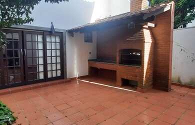 Imagem 1: CHARMOSA CASA NO JARDIM PAULISTANO