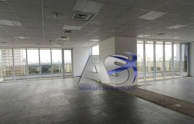 Imagem: O depósito possui 5 Vagas na garagem, 204m² de Área e está