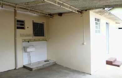 Imagem: A casa possui 2 Dormitórios, 1 Banheiro, 1 Vaga na garagem