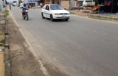 Imagem: A casa possui 3 Dormitórios, 2 Banheiros e está localizado