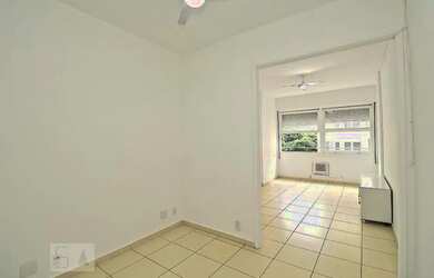 Imagem: O apartamento possui 1 Dormitório, 1 Banheiro, 34m² de Área