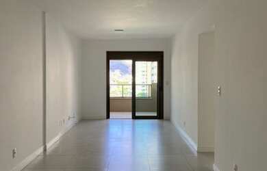 Imagem: O apartamento possui 2 Dormitórios, 2 Banheiros, 2 Vagas na