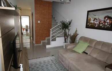 Imagem: A casa possui 3 Dormitórios, 3 Banheiros, 3 Vagas na garagem