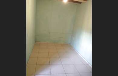 Imagem 4: Alugar-Se. 1 Banheiroe2 Dormitórios