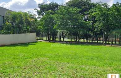 Imagem: O terreno possui 939m² de Área e está localizado em Vila