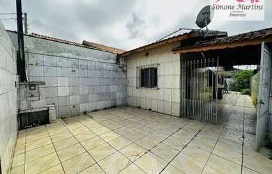 Imagem: A casa possui 1 Dormitório, 1 Banheiro, 3 Vagas na garagem