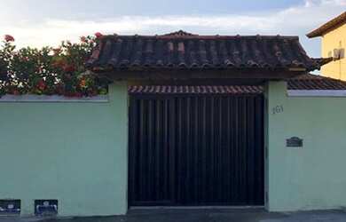 Imagem: A casa possui 2 Dormitórios e está localizado em Centro