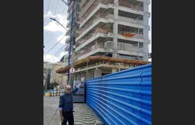 Imagem: O apartamento possui 4 Dormitórios, 5 Banheiros, 3 Vagas na