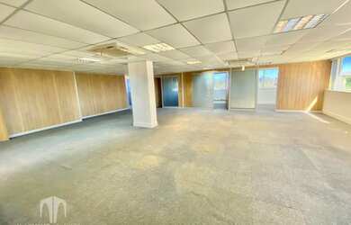 Imagem: A casa possui 2 Dormitórios, 2 Banheiros, 240m² de Área e