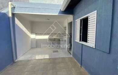 Imagem: A casa em condomínio possui 3 Dormitórios, 2 Banheiros, 2