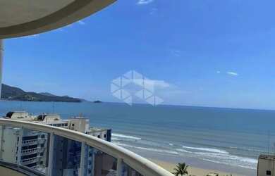 Imagem: O apartamento possui 4 Dormitórios, 1 Banheiro, 2 Vagas na