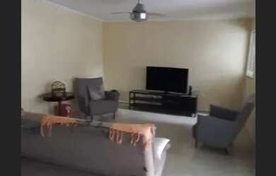 Imagem: A casa possui 4 Dormitórios, 5 Banheiros, 3 Vagas na garagem