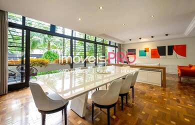 Imagem: A casa possui 5 Dormitórios, 5 Banheiros, 5 Vagas na garagem