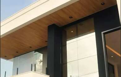 Imagem: A casa em condomínio possui 4 Dormitórios, 4 Banheiros, 3