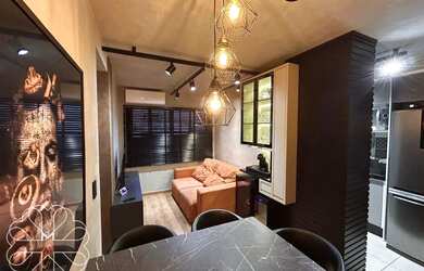 Imagem: O apartamento possui 2 Dormitórios, 1 Banheiro, 1 Vaga na garagem