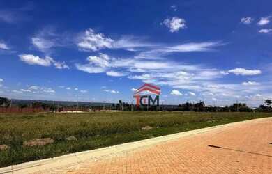 Imagem: O terreno possui 693m² de Área e está localizado em Paranoá