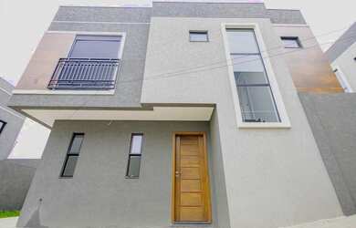 Imagem: A casa possui 3 Dormitórios, 2 Banheiros, 100m² de Área