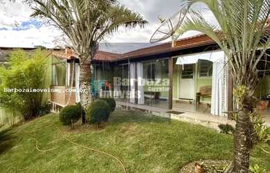 Imagem: A casa possui 3 Dormitórios, 1 Banheiro, 4 Vagas na garagem