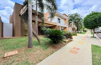 Imagem: A casa em condomínio possui 3 Dormitórios, 5 Banheiros, 4