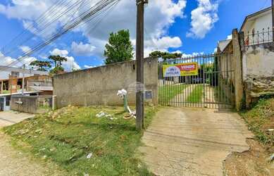 Imagem: A casa possui 4 Dormitórios, 3 Banheiros, 360m² de Área e