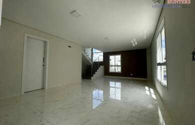 Imagem: A casa em condomínio possui 3 Dormitórios, 3 Banheiros, 1