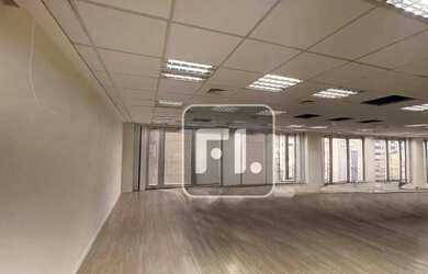 Imagem: O depósito possui 5 Vagas na garagem e 846m² de Área e está