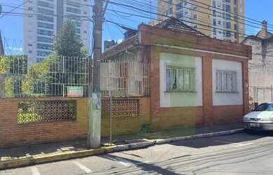 Imagem: O apartamento possui 4 Dormitórios, 1 Banheiro, 2 Vagas na
