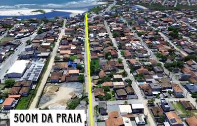 Imagem: A casa possui 3 Dormitórios, Acomodam 8 pessoas, 5 Vagas na