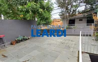 Imagem: A casa possui 2 Dormitórios, 2 Banheiros, 1 Vaga na garagem