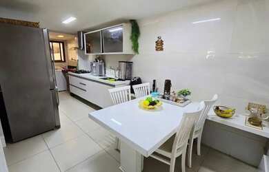 Imagem: O apartamento possui 3 Dormitórios, 5 Banheiros, 3 Vagas na