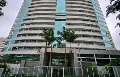 Imagem: O depósito possui 1 Vaga na garagem e 32m² de Área e está