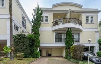 Imagem: A casa em condomínio possui 4 Dormitórios, 5 Banheiros, 4