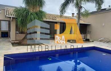 Imagem: A casa em condomínio possui 5 Dormitórios, 2 Banheiros, 4