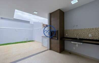 Imagem: A casa em condomínio possui 3 Dormitórios, 3 Banheiros, 4