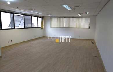 Imagem: O depósito possui 1 Vaga na garagem, 56-0m² de Área e está