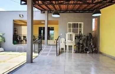 Imagem: A casa possui 3 Dormitórios, 3 Banheiros, 3 Vagas na garagem