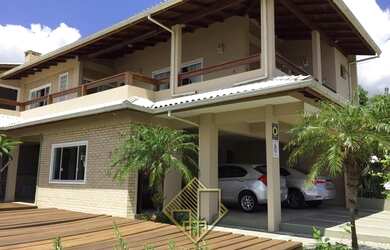 Imagem: A casa à venda possui 5 Dormitórios, 1 Banheiro, 4 Vagas na