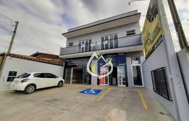 Imagem: O depósito possui 3 Vagas na garagem, 40m² de Área e está