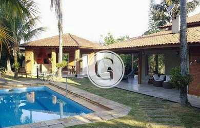 Imagem: A casa em condomínio possui 5 Dormitórios, 5 Banheiros, 4