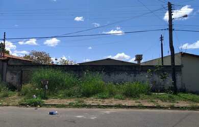 Imagem: O terreno possui 450m² de Área e está localizado em Vila