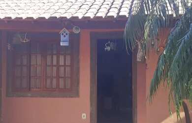 Imagem: A casa possui 2 Dormitórios, 1 Banheiro, 240m² de Área e