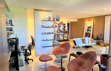 Imagem 5: Apartamento para venda com 192 metros quadrados com 4 quartos em Candeal...