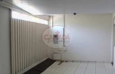 Imagem: O depósito possui 4 Vagas na garagem, 160m² de Área e está