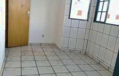 Imagem: O apartamento possui 1 Dormitório, 1 Banheiro, 1 Vaga na garagem