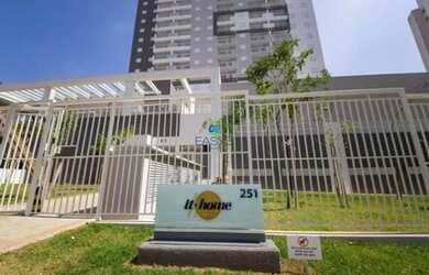 Imagem: O apartamento possui 1 Dormitório, 1 Banheiro, 1 Vaga na garagem