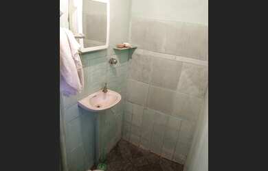 Imagem 6: Alugar-Se. 1 Banheiroe2 Dormitórios