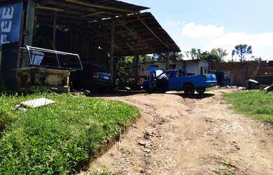 Imagem: A casa possui 4 Dormitórios, 2 Banheiros, 1.200m² de Área